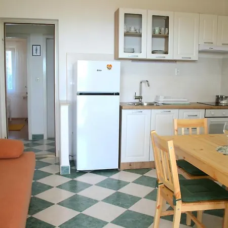 Laura * プリモシュテン