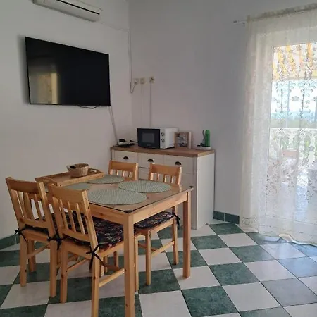 Laura Apartman Primosten